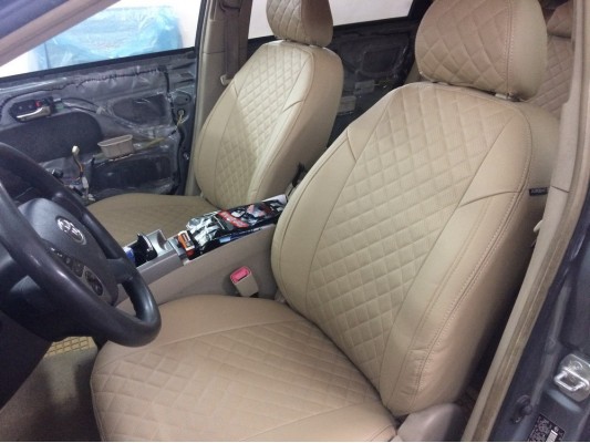 Авточехлы на Toyota Prius